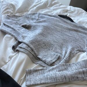 Gray Ribbed Long Sleeve Crop Top